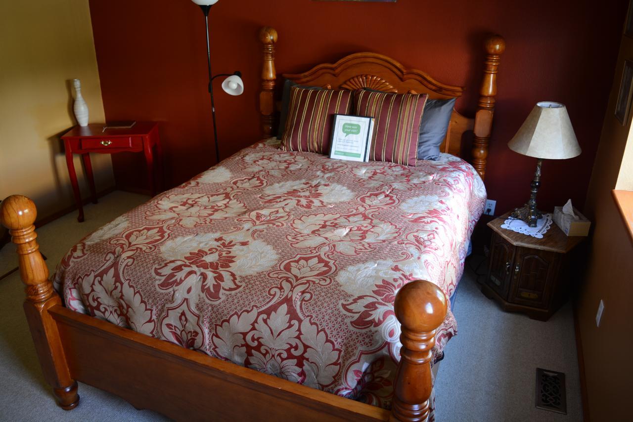 A Hyde Away Inn B&B Tok Εξωτερικό φωτογραφία